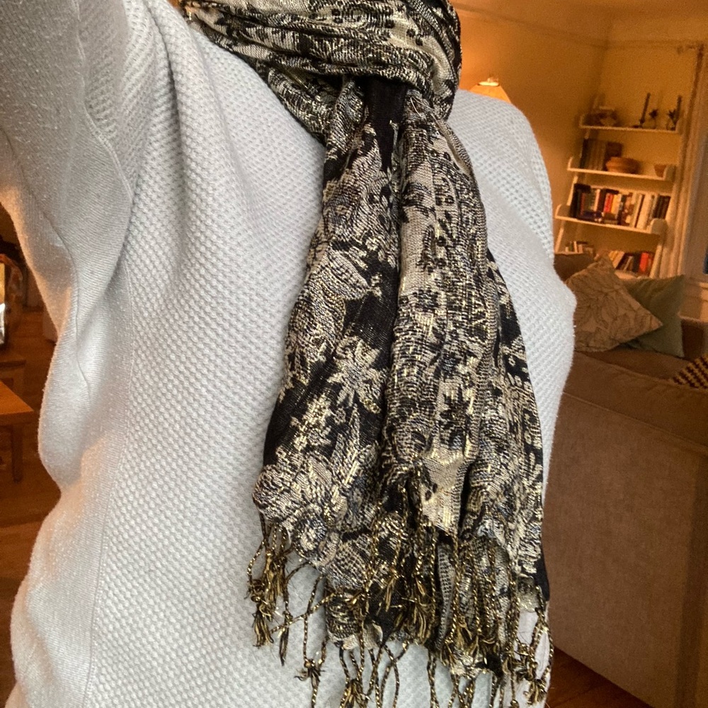 Floral Woven Scarf